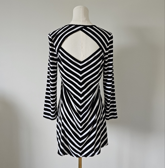 Joseph Ribkoff Monochrome Striped V-Neck Top S - Picture 2 of 4
